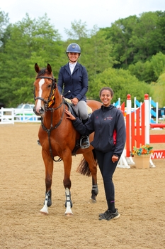 Ceri Chapman and Perla Blue Storm to Victory in the Final Nupafeed Senior Discovery Second Round  at Hartpury University
